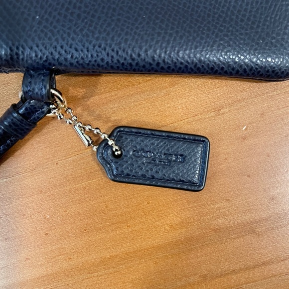 COACH CORNER ZIP LEATHER WRISTLET - Picture 2 of 6